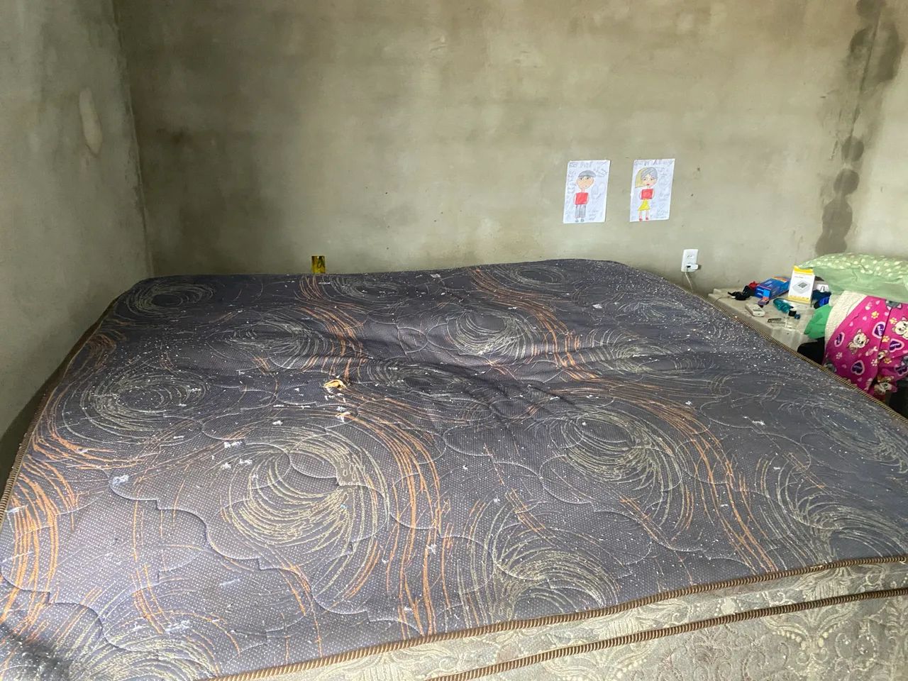 Vendo cama pra quem quiser arrumar super king  - Foto 5
