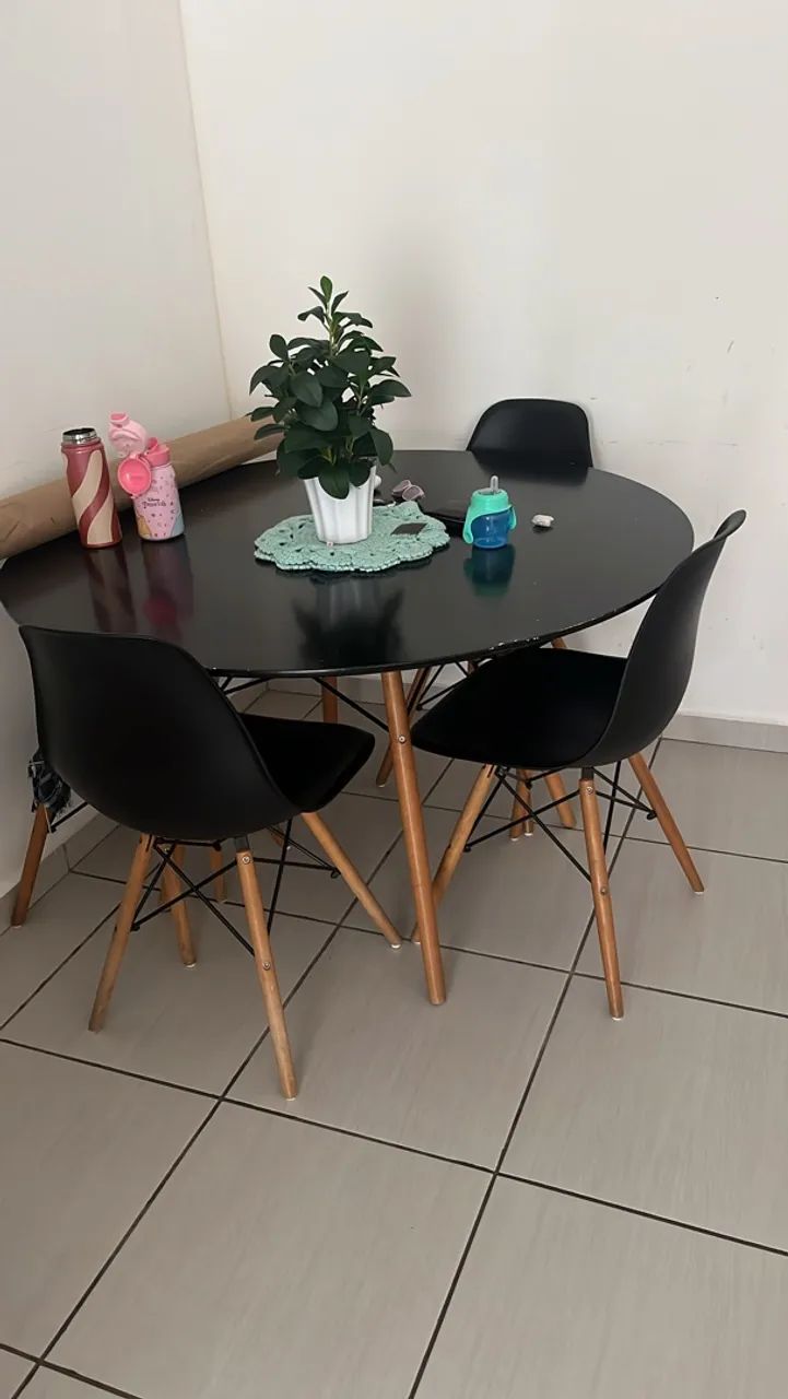 Mesa com 3 cadeiras  - Foto 2
