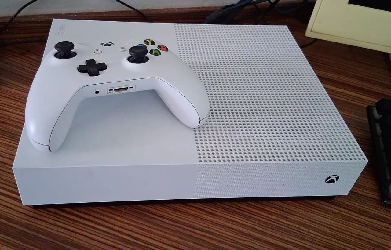 Xbox One S 