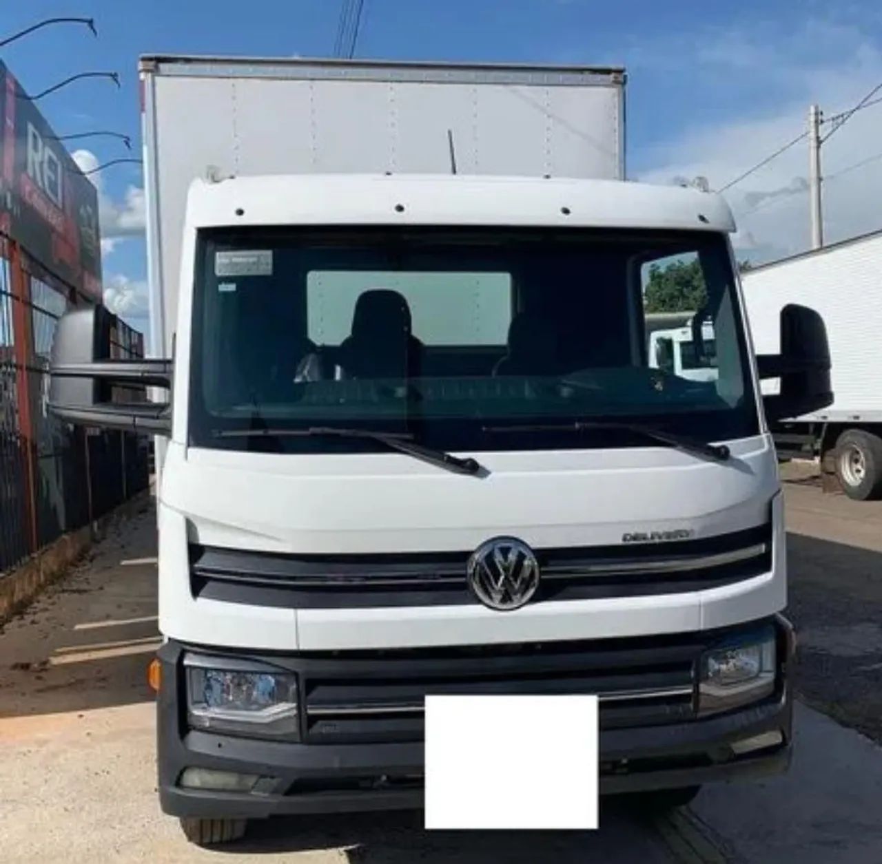 VW Delivery 11-180 Baú 2019 - Foto 2