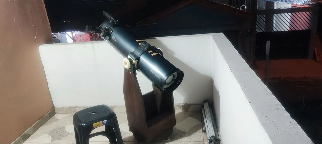 Telescópio Orion 200mm