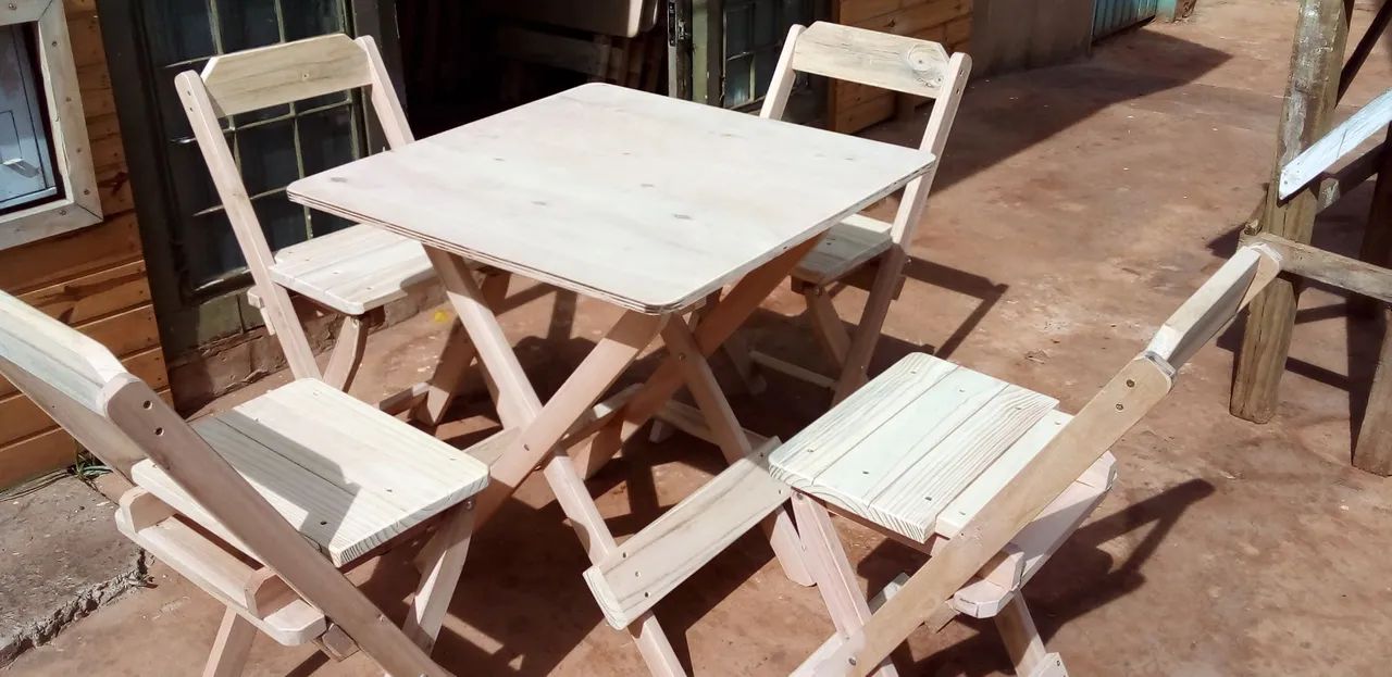 Jogo de mesa e cadeira desmontável 