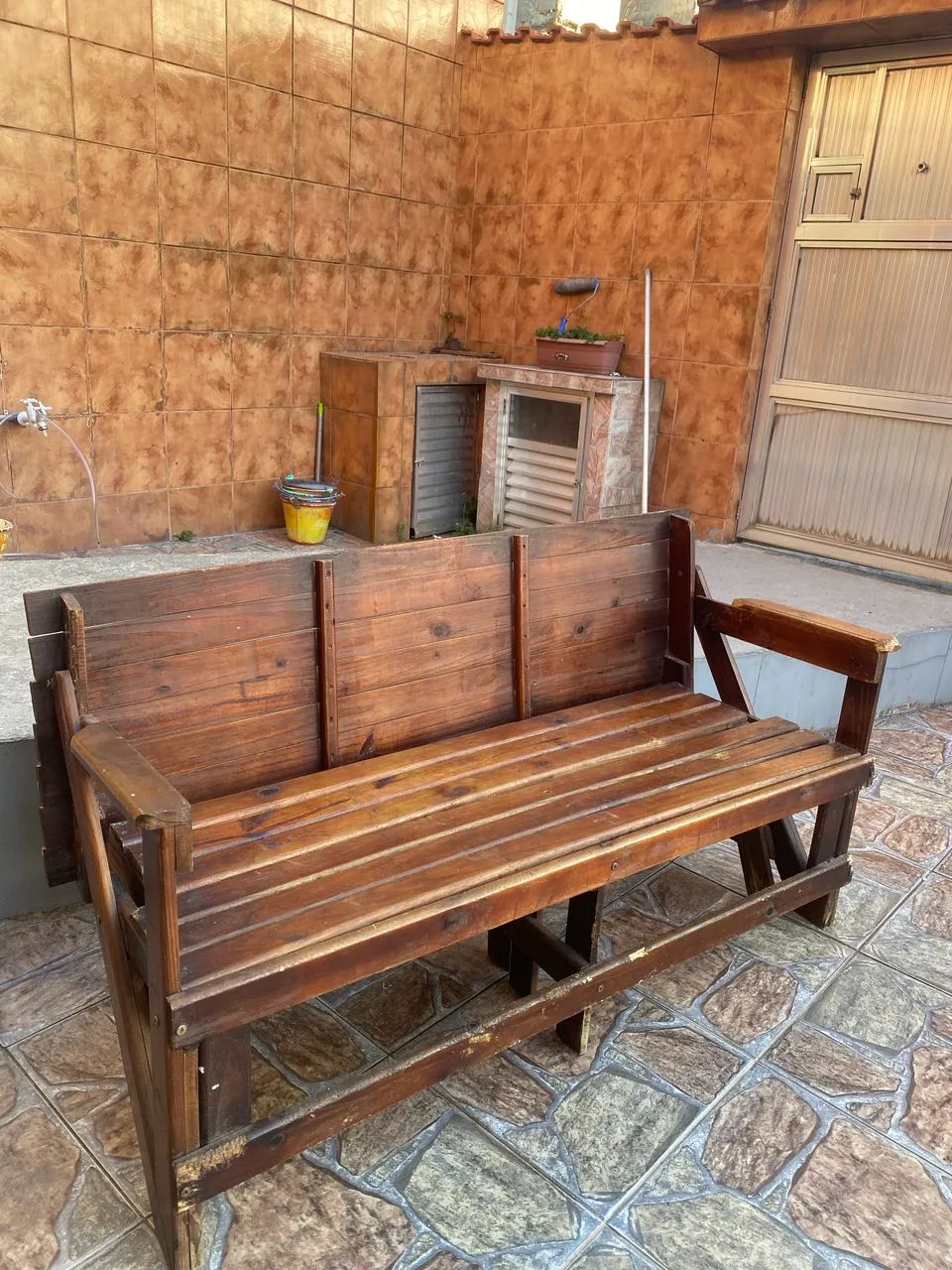 BANCO DE MADEIRA MACIÇA QUE VIRA MESA - Foto 4