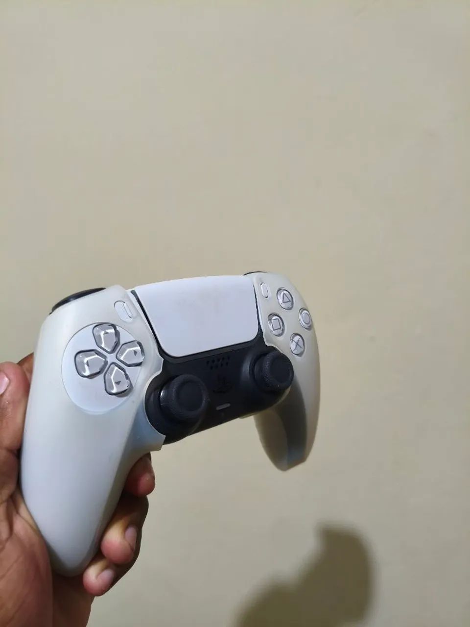 Vendo PS5 slim mídia física com 5 jogos um controle, aceito cartão  - Foto 3