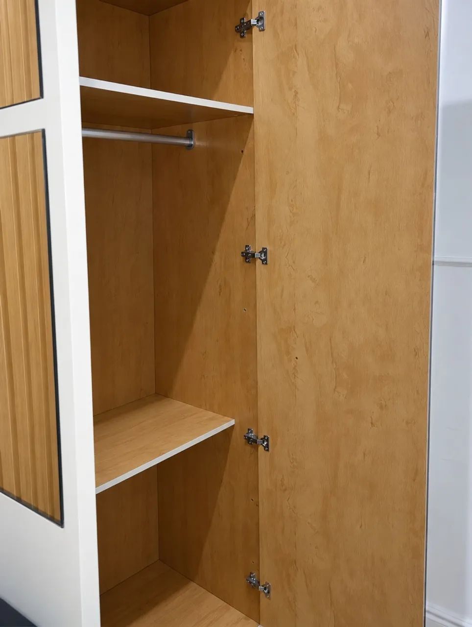 Guarda-Roupa Casal 6 Portas com Espelho e Gavetas - Foto 4