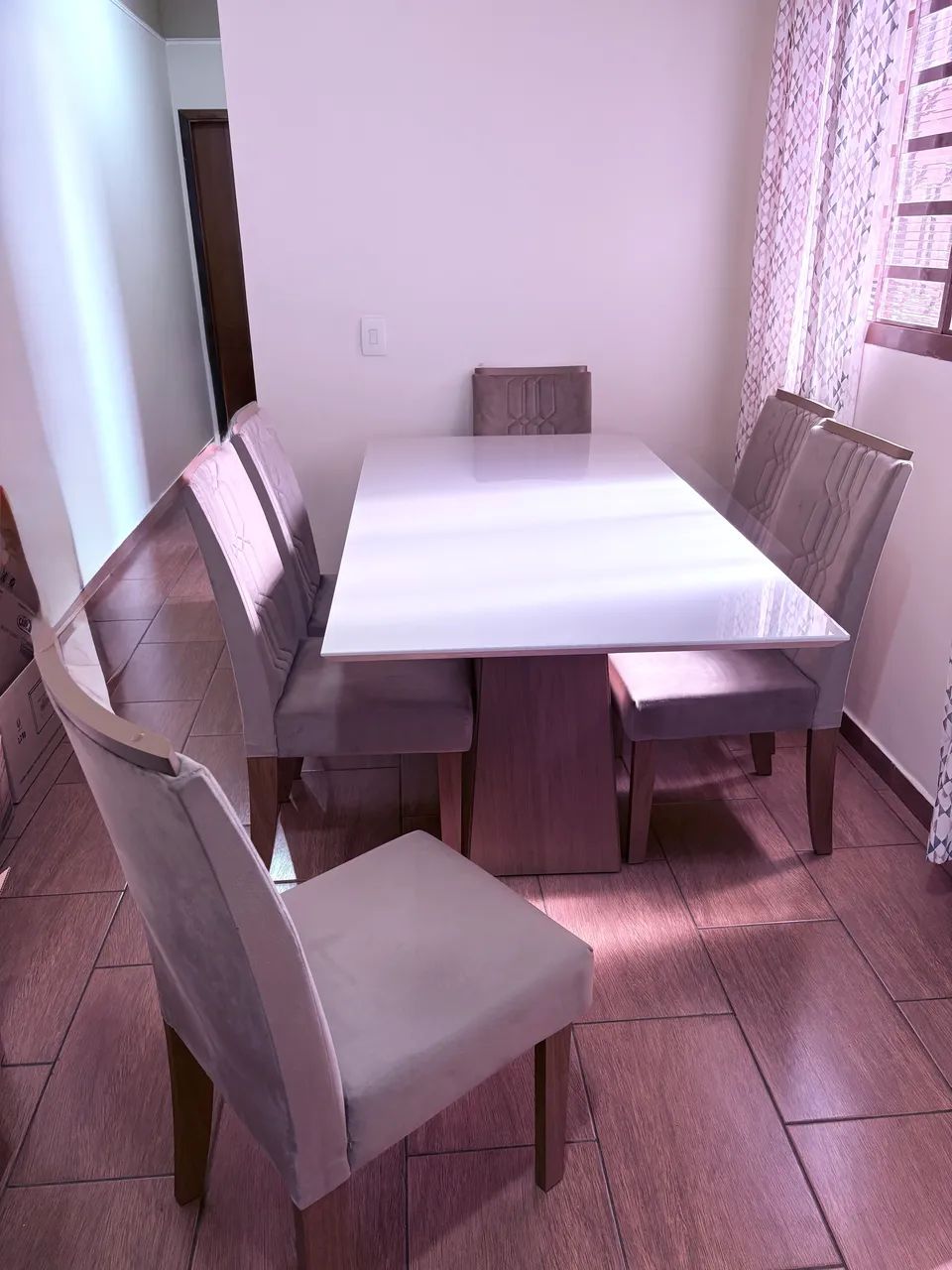 Sala de jantar com 6 cadeiras tudo impecável  - Foto 2