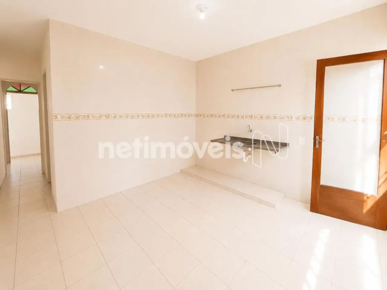 Casa com 2 Quartos, Área de Serviço e Varanda - Excelente Localização - Foto 4