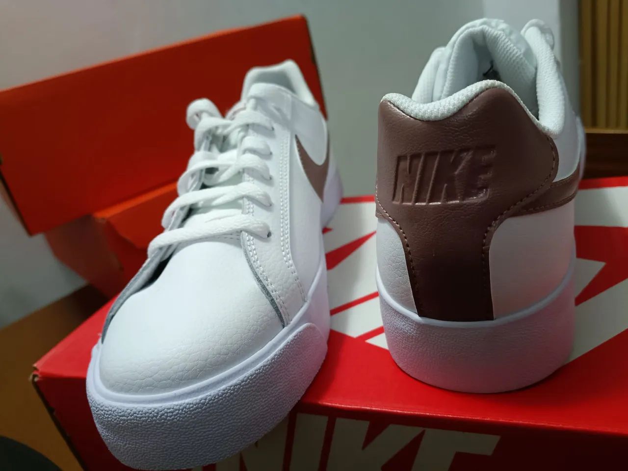 Tênis Nike original branco n° 40 novo na caixa - Foto 4