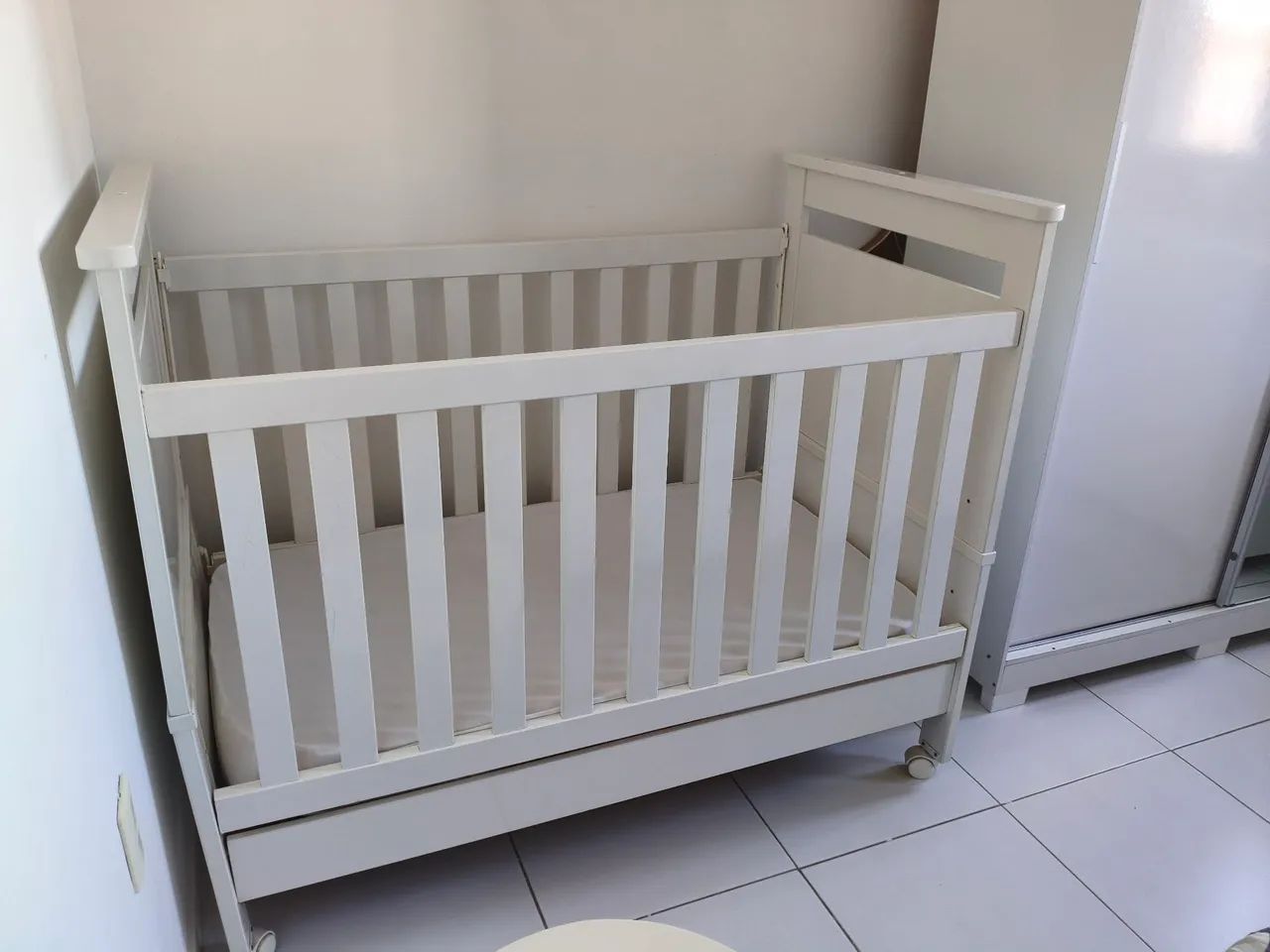 Vendo berço branco 