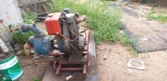 Vende de uma bomba e uma carroceria da Hilux - Foto 8