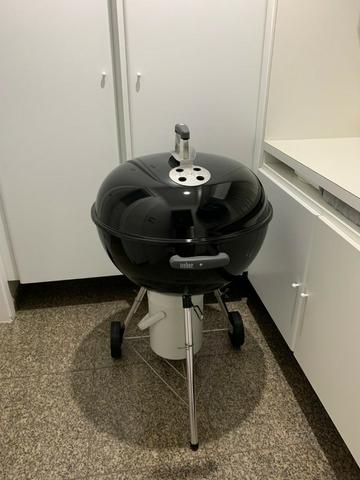Churrasqueira Weber em aço esmaltado