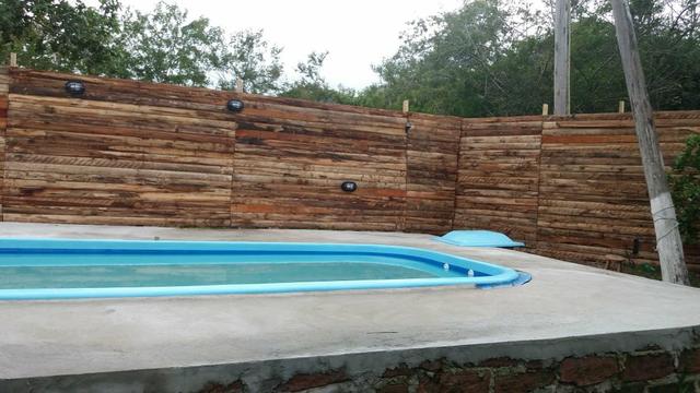 Sitiozinho com piscina em morungava