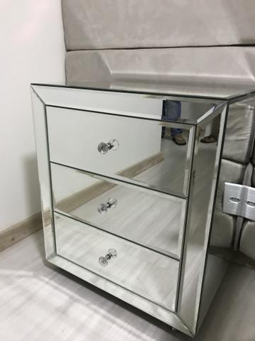 Criado Mudo Espelhado