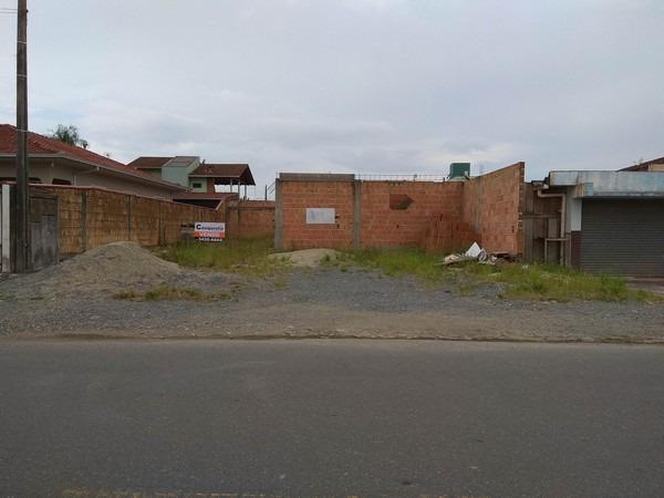 Terreno de 12x30m com edificação inacabada no Aventureiro