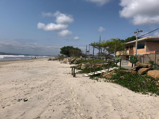 Alugo Sobrado de frente para o MAR, literalmente "PÉ NA AREIA" - Foto 2
