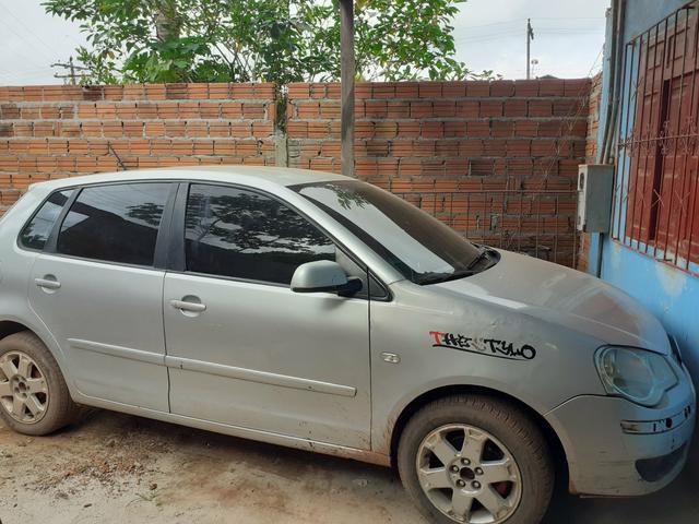 Vendo esse carro polo ano 2005 completo