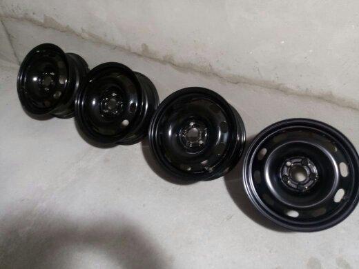 Rodas 15 linha volks 5furos Aceito cartao