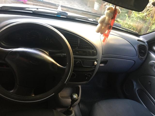 Carro Fiesta 96 - Foto 4