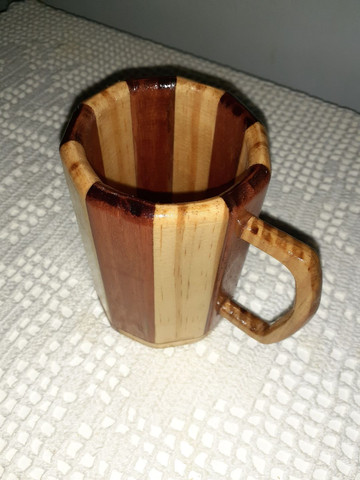 Caneca chopp em madeira