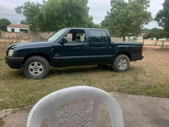 VENDO S10 A DIESEL ANO 2000.MWM OU TROCO TEL *