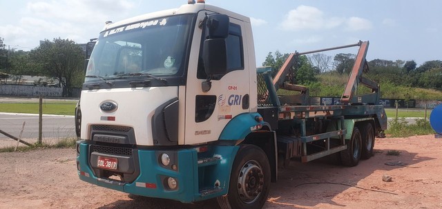CAMINHÃO POLY GUINDASTES
