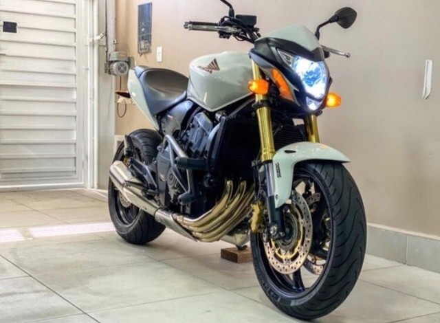 HONDA CB600F HORNET