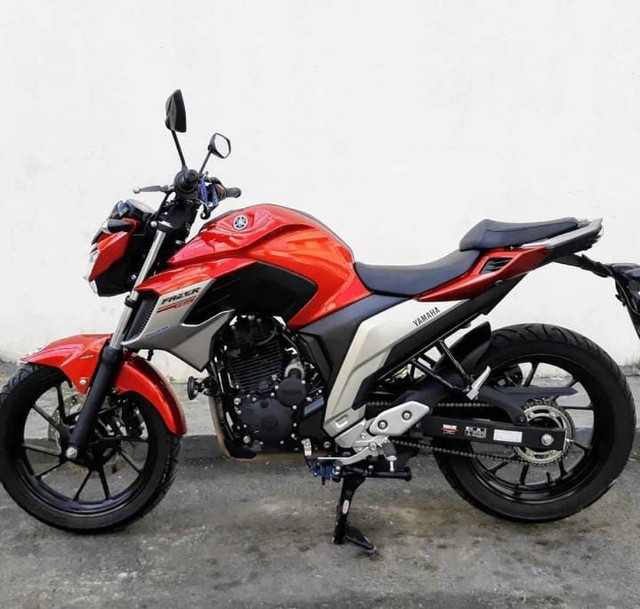 YAMAHA FZ25