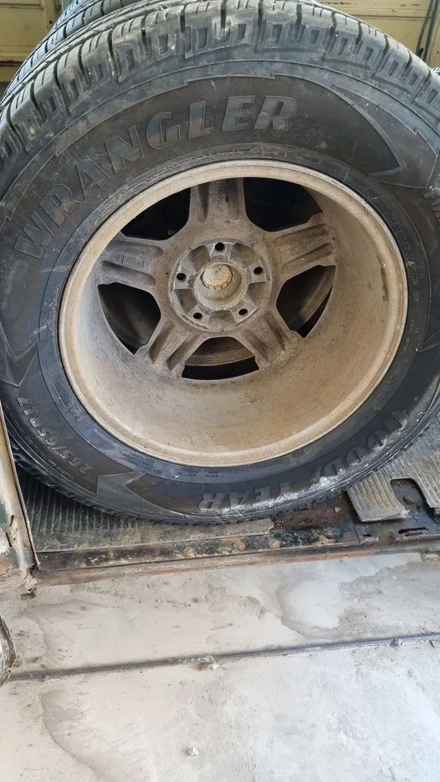 4 pneus Goodyear Wrangler 265 65 aro 17