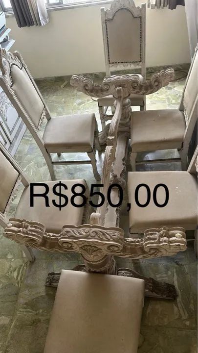 Conjunto de Mesa de Jantar em Madeira, estante e mais 