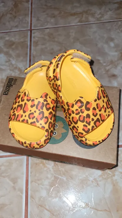 Sandálias infantis Mini Melissa Free Cut