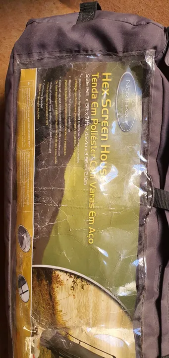 Tenda/barraca grande em poliéster com varas de aço
