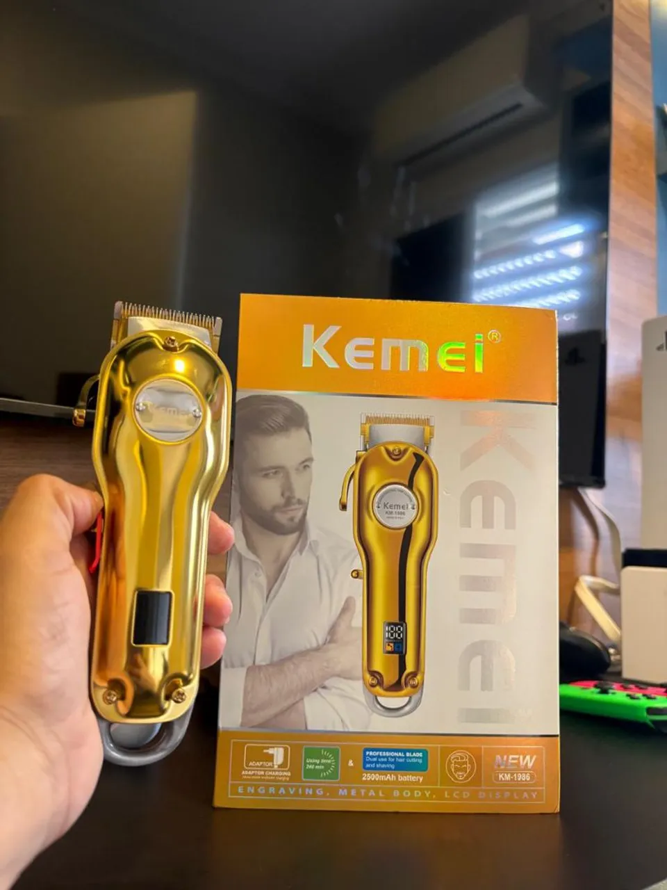 Máquina de Cortar Cabelo Kemei KM-1986