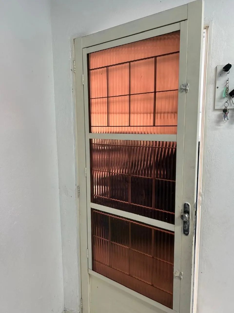 PORTA DE AÇO COM GRADE E VIDRO - Foto 2