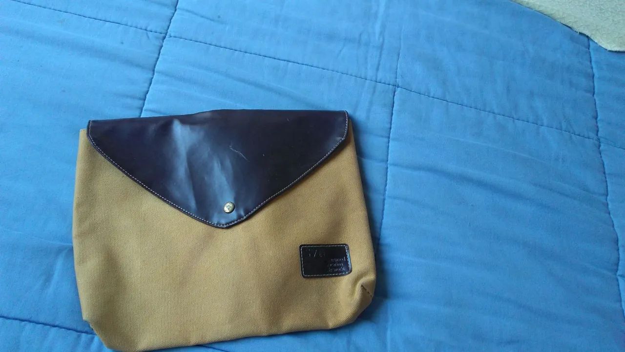 Bolsa de mão bege com detalhe em couro - Foto 2