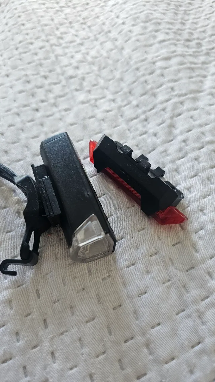 Farol e Lanterna Traseira para Bicicleta