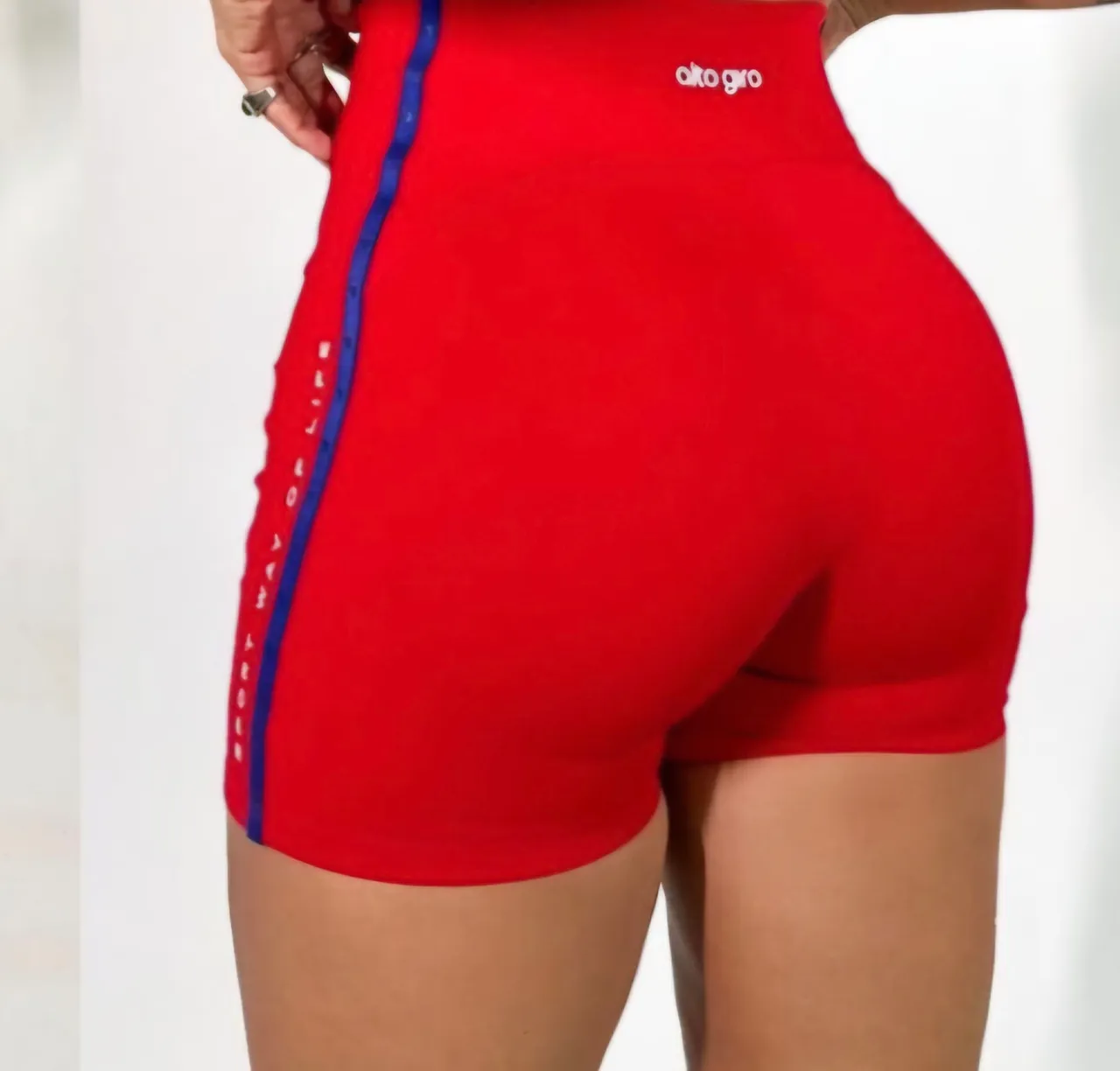 Shorts Alto Giro Fitness Vermelho com Detalhes