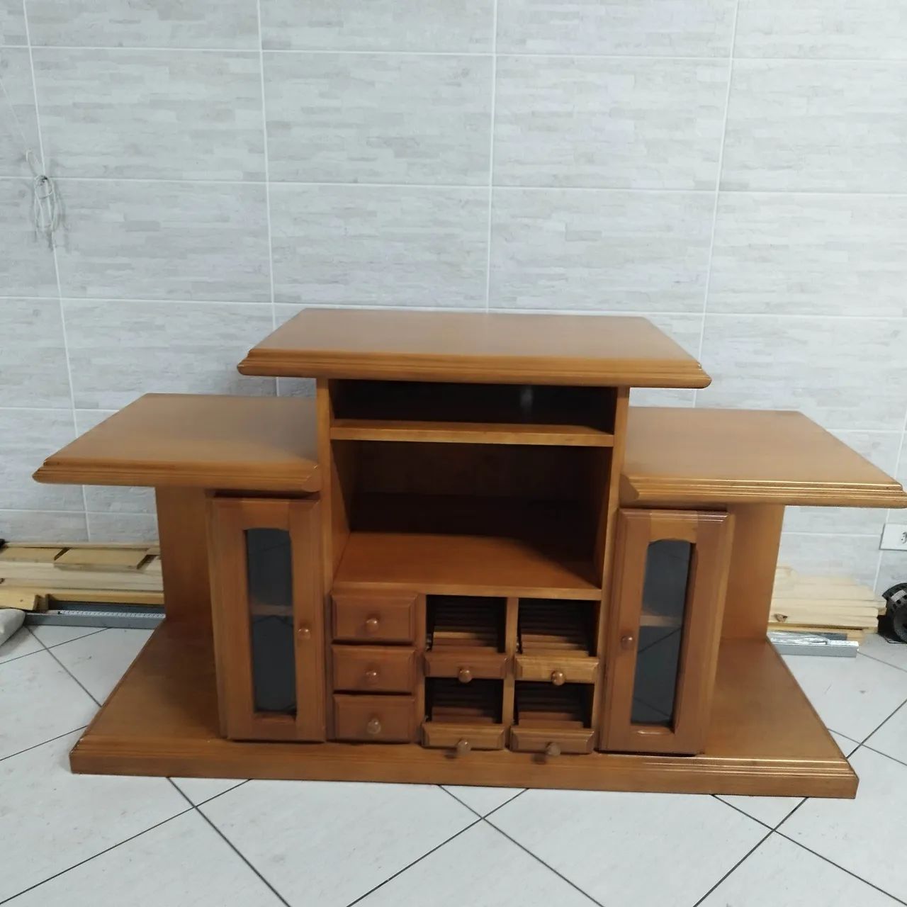 Rack retrô, maravilhoso, madeira maciça!!! - Foto 4