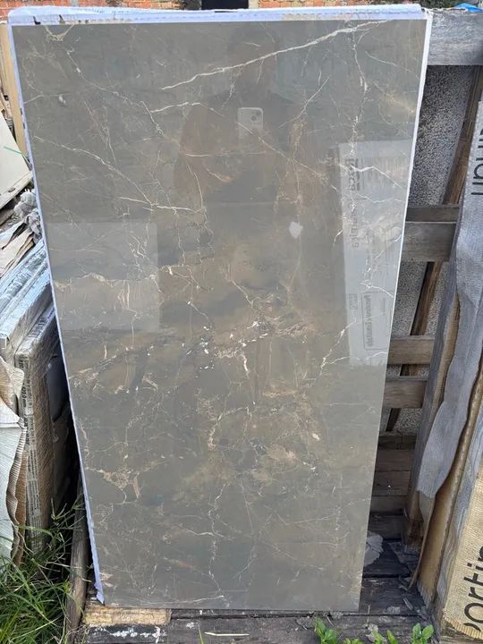 6.39M2 PORCELANATO ROCA  POLIDO E RETIFICADO  MODELO: SORRENTO MEDIDA: 60X120 - Foto 2