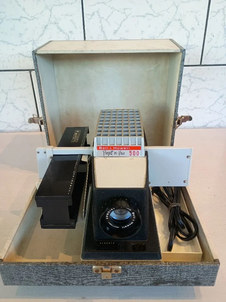 PROJETOR DE SLIDES BELL & HOWELL 710 VINTAGE  FUNCIONANDO 