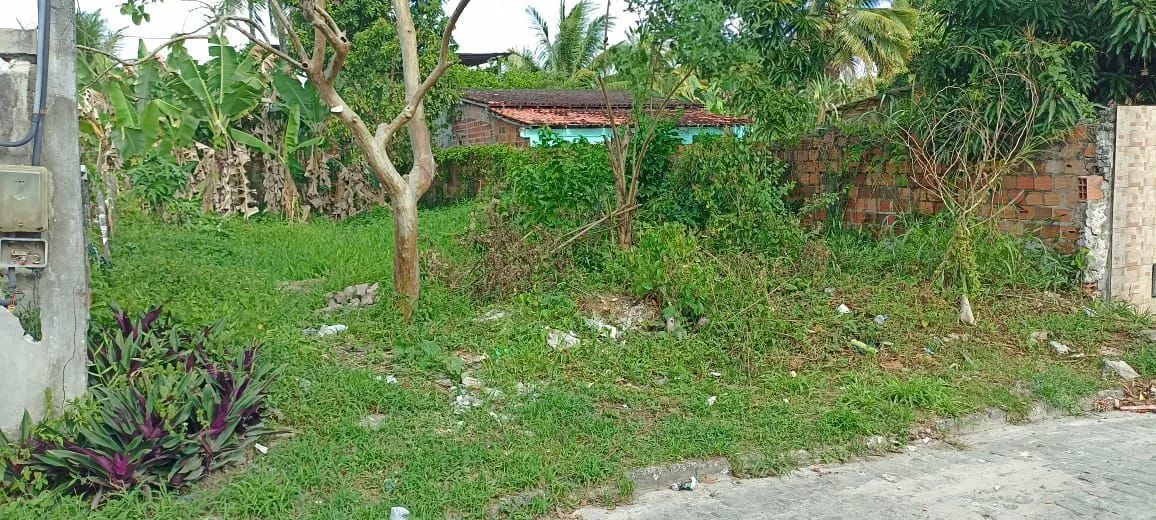 Vende se um terreno em Dias D'Ávila BA 