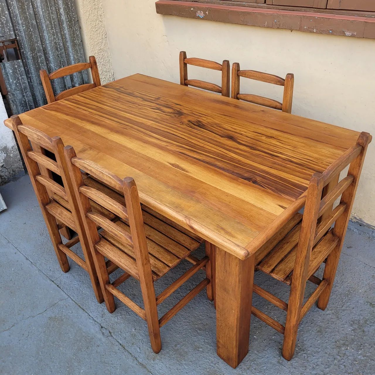 Conjunto de Mesa de Jantar em Madeira Maciça - Foto 2