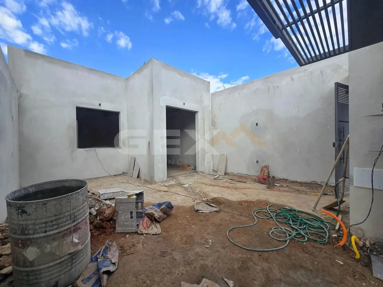 Casa à venda no bairro das Oliveiras, 3 quartos, 1 suíte e espaço gourmet.