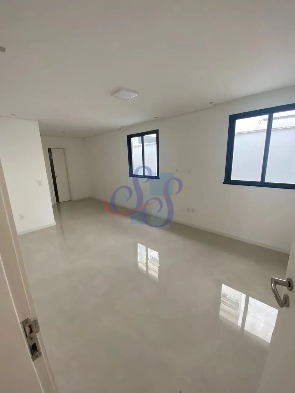 Belíssima casa com 3 suítes na Cidade Alpha - Foto 5