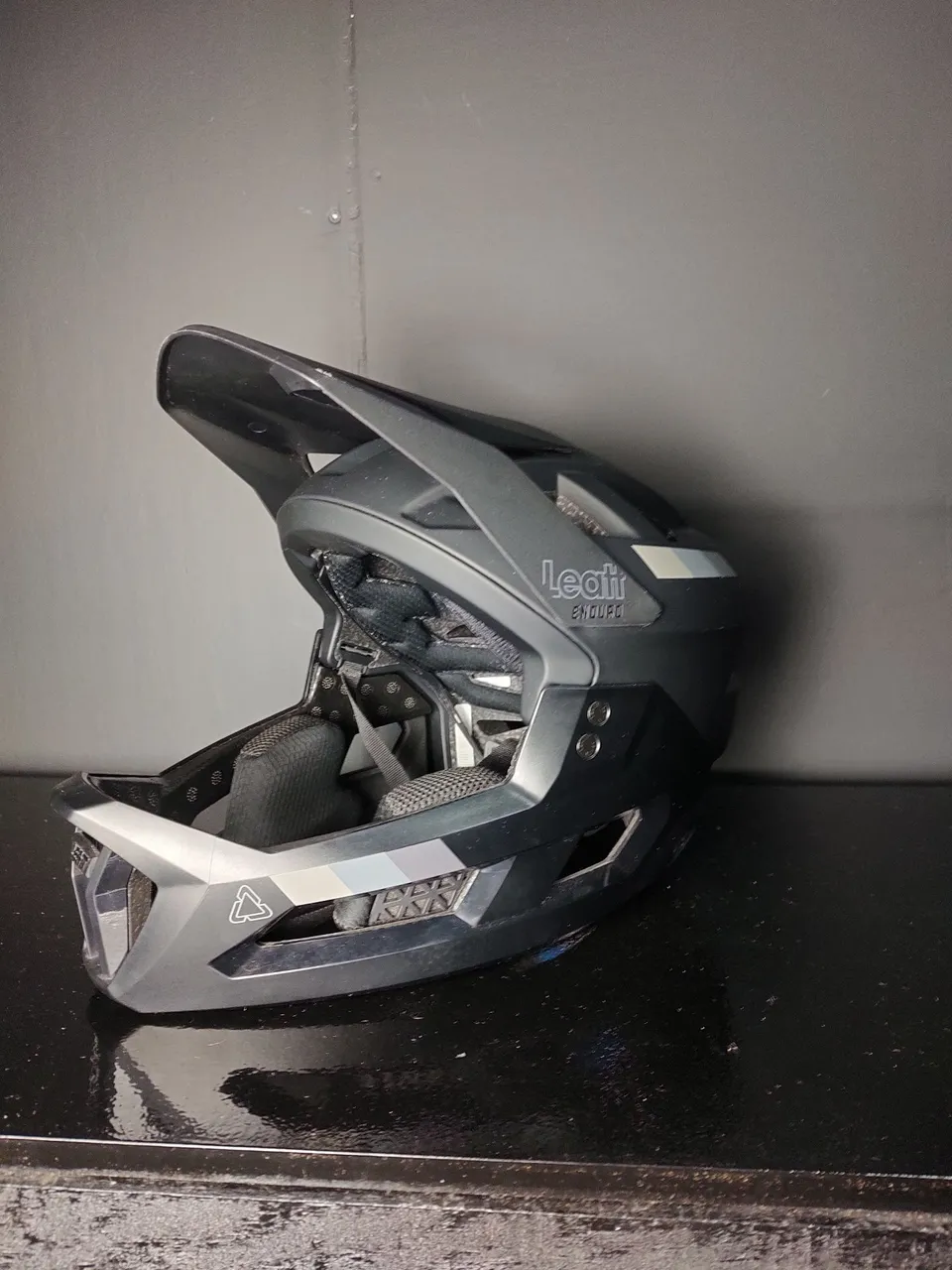 Capacete Leatt 2.0 Mtb Enduro Preto Adulto Ajustável Tamanho 56