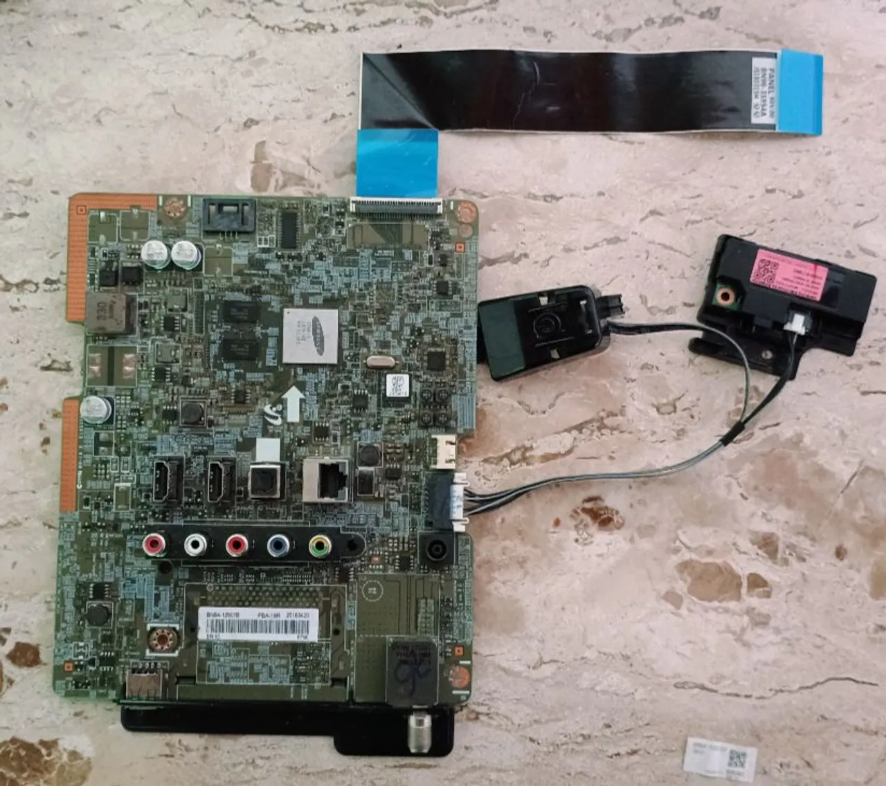 Placa Principal TV UN32j4300ag