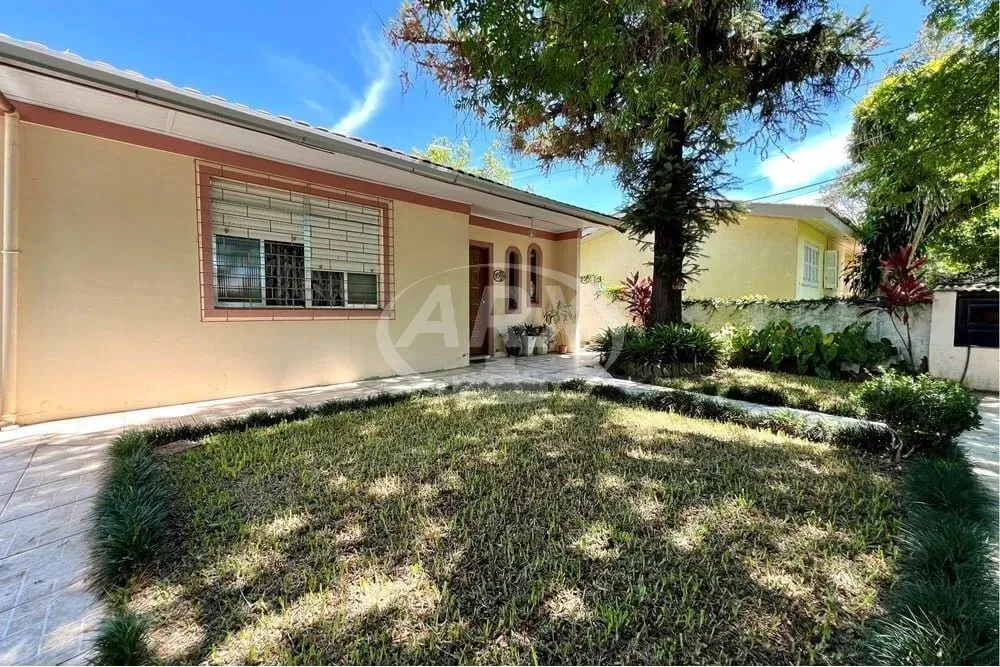 Casa de 292.0m² no bairro Igara, com 5 quartos, 3