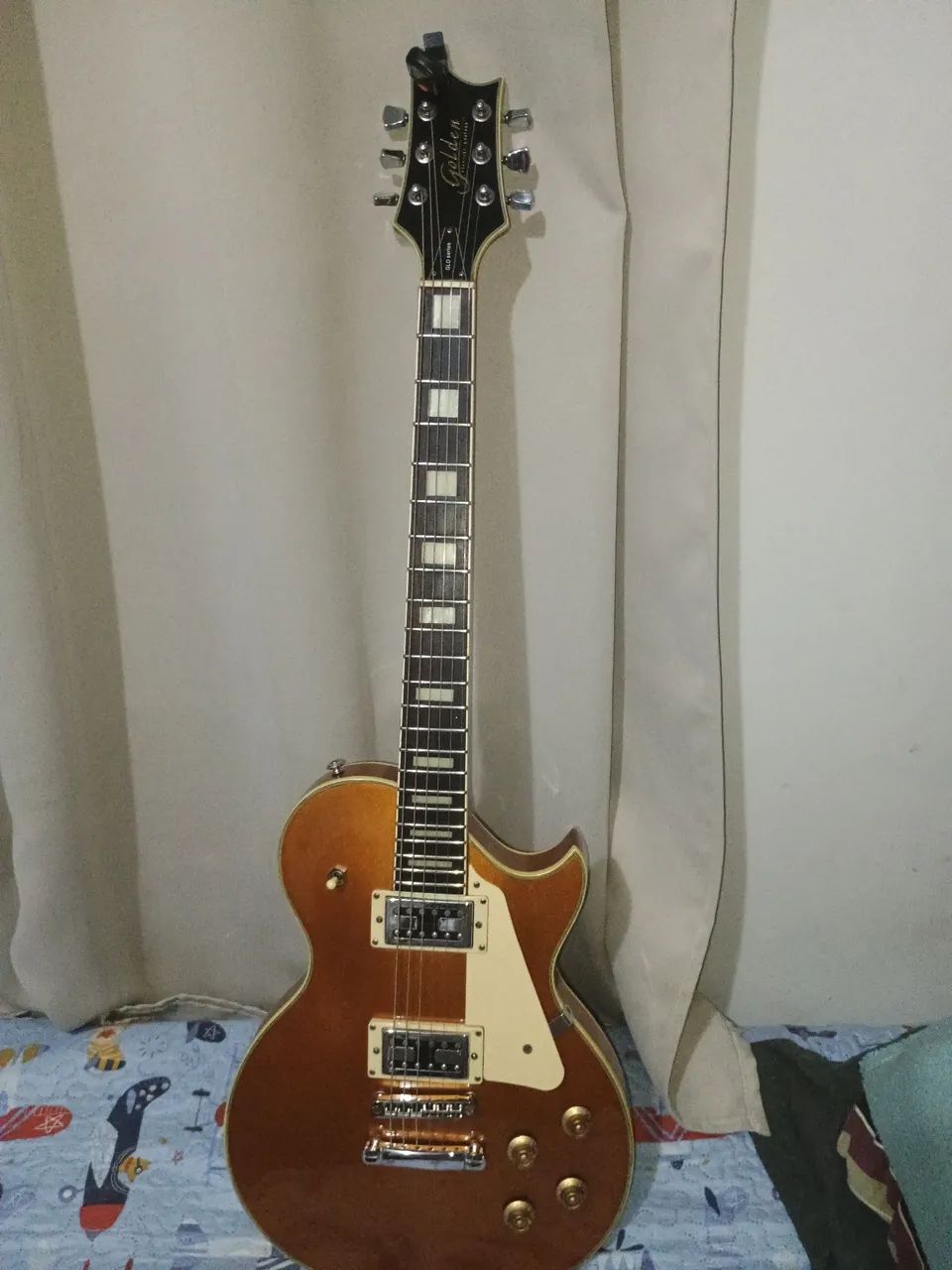 Guitarra Golden Elétrica