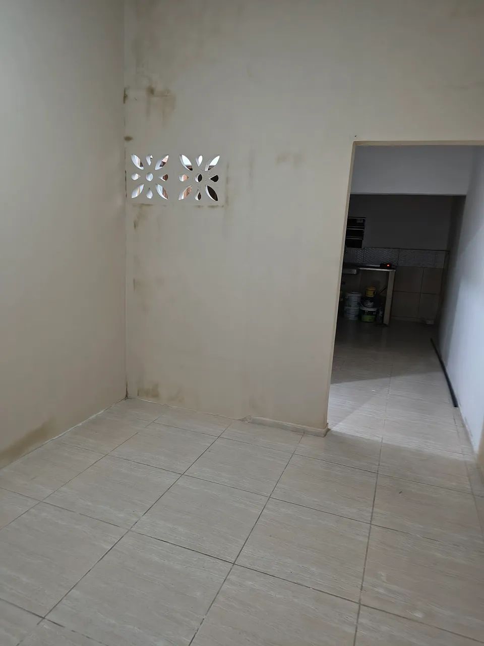 ALUGA SE CASA NASCENTE PRÓXIMO A FEIRA DE RIO DOCE 01 ETAPA CELL= * - Foto 3