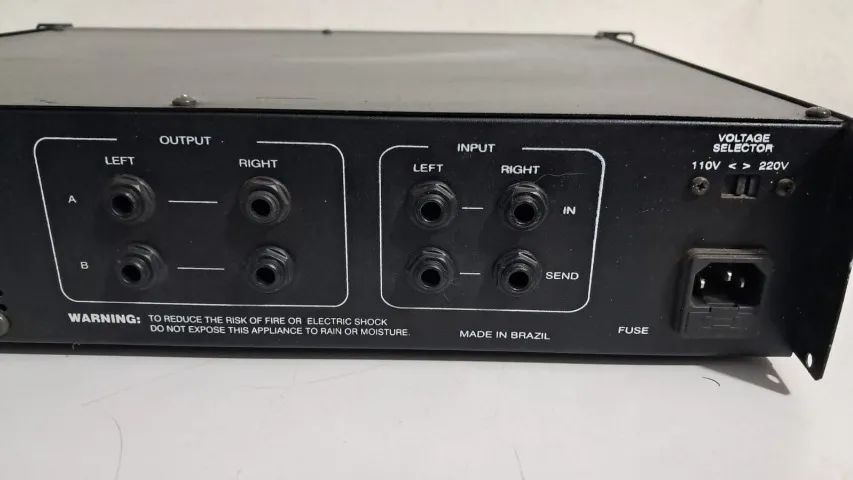 Amplificador Unic ZX 200 novinho - Aparelhos de Som - Jardim