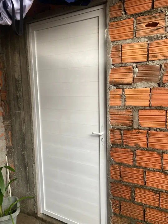 Porta de Alumínio Branca - Nova